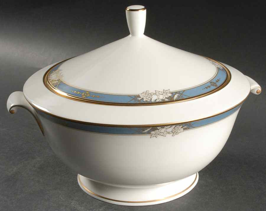 Comtesse Round Covered Vegetable by Mikasa-1