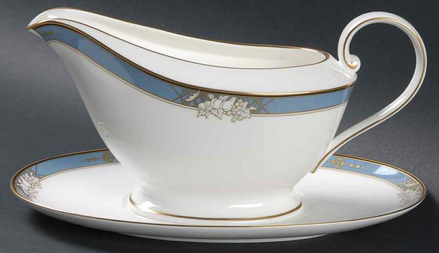 Comtesse Gravy Boat & Underplate by Mikasa-1