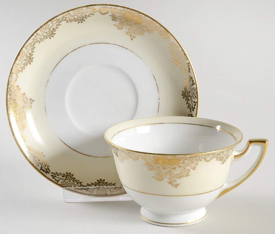 MEI475 Footed Cup & Saucer Set by Meito-1