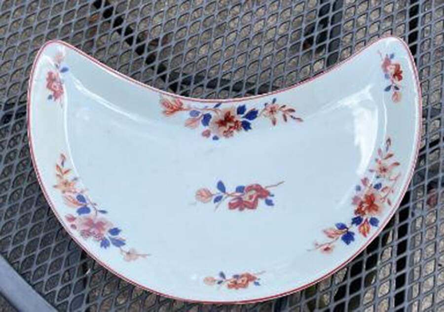Amor'e Peony Crescent Salad Plate by Mottahedeh-1