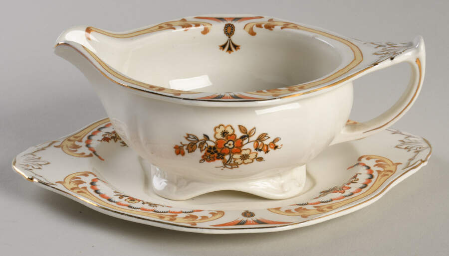 Foyers Gravy Boat & Underplate by Alfred Meakin-1