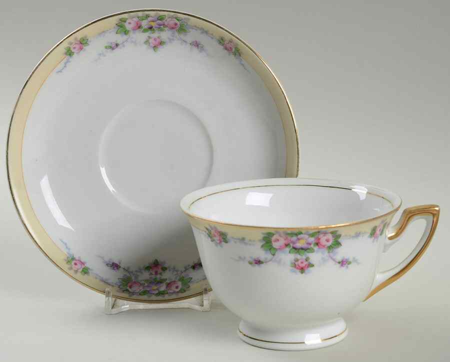 Buffalo Footed Cup & Saucer Set by Meito-1