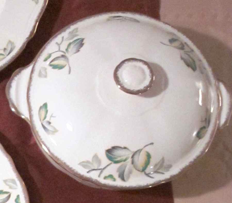 MEA47 Round Covered Vegetable by Alfred Meakin-1