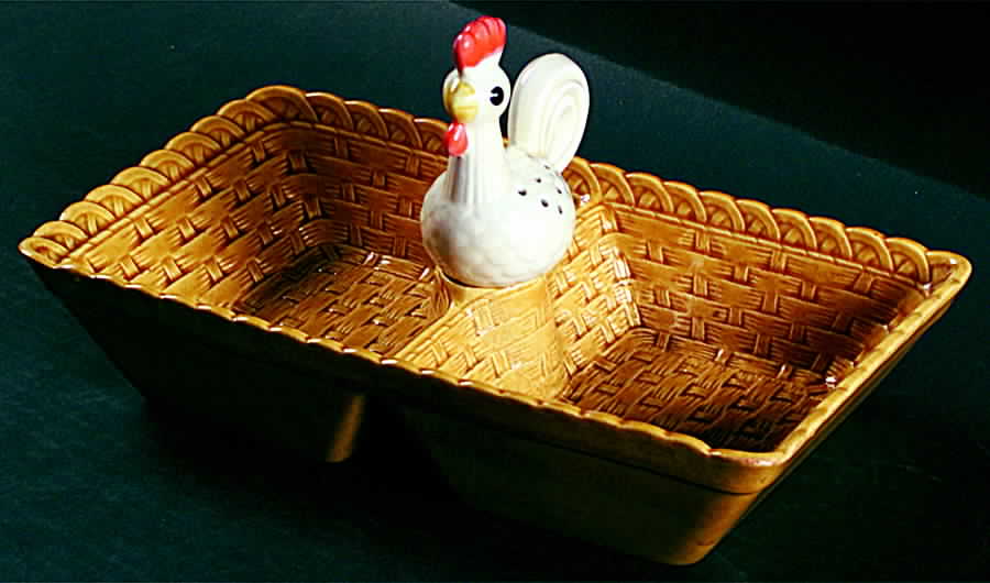 Cock A Doodle Do Divided Basket w/Toothpick Holder by Metlox - Poppytrail - Vernon-1