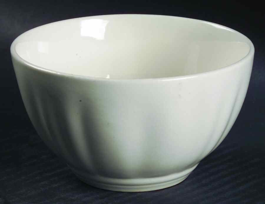 MEK42 Cranberry Bowl by J & G Meakin-1