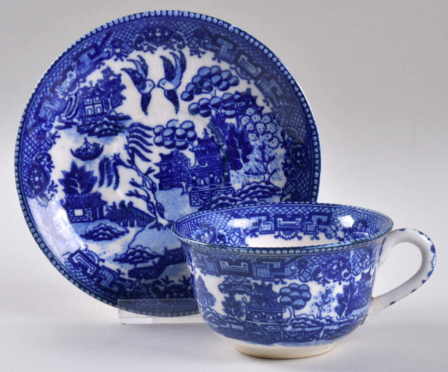 Blue Willow Flat Cup & Saucer Set by Moriyama-1
