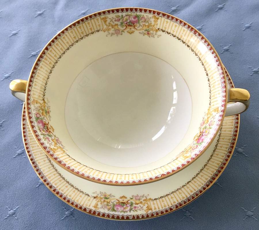 V1918 Footed Cream Soup Bowl & Saucer Set by Meito-1