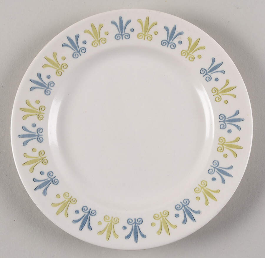Fleur De Lis Salad Plate by Metlox - Poppytrail - Vernon-1