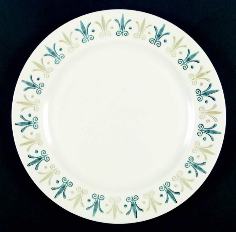 Fleur De Lis Dinner Plate by Metlox - Poppytrail - Vernon-1