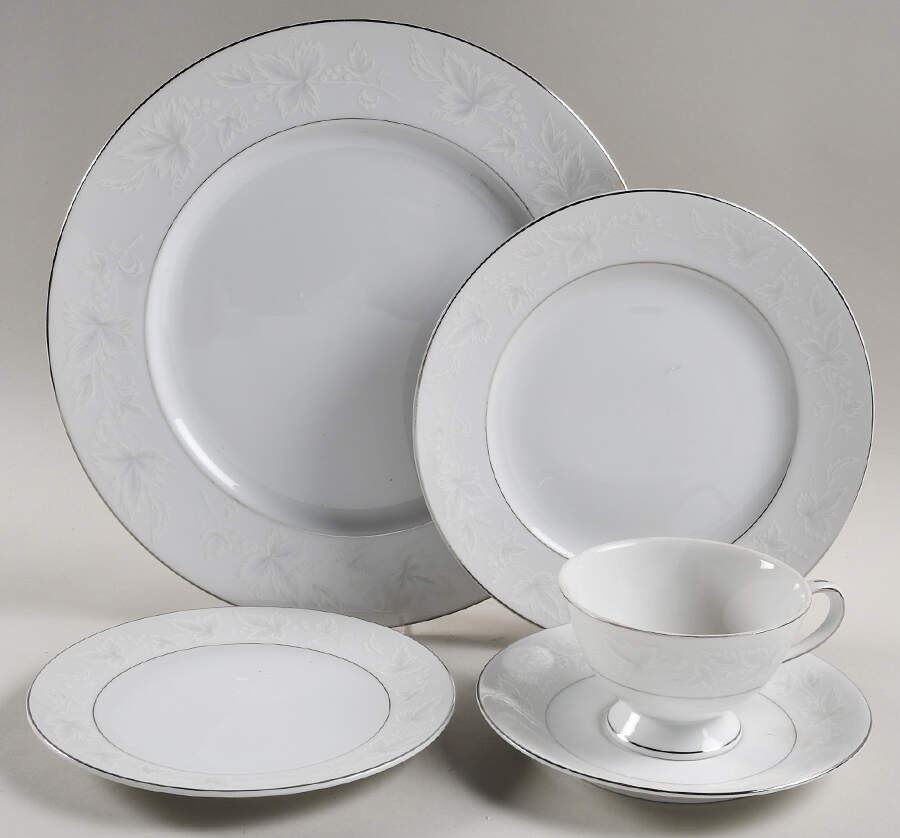 Danielle 5 Piece Place Setting by Meito-1