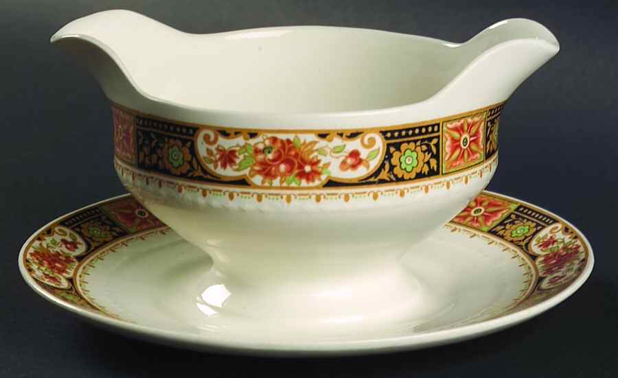 Chantrey Gravy Boat with Attached Underplate by Alfred Meakin-1
