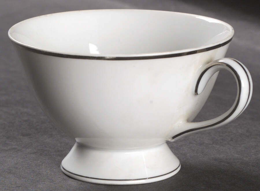 Soiree Footed Cup by Meito-1