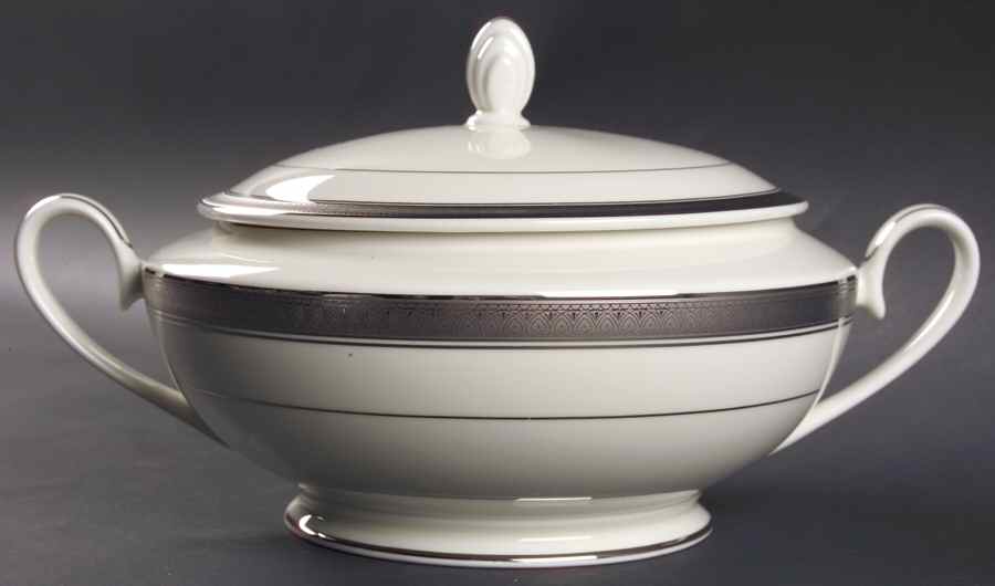 Palatial Platinum 2 Qt Round Covered Casserole by Mikasa-1