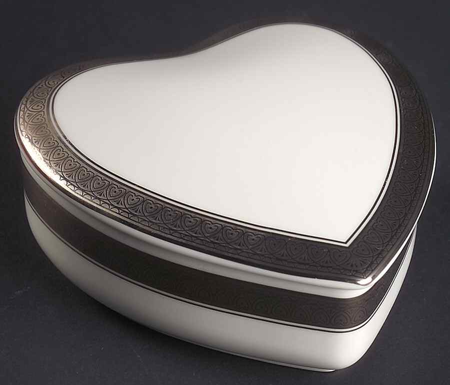 Palatial Platinum Heart Shape Box & Lid by Mikasa-1