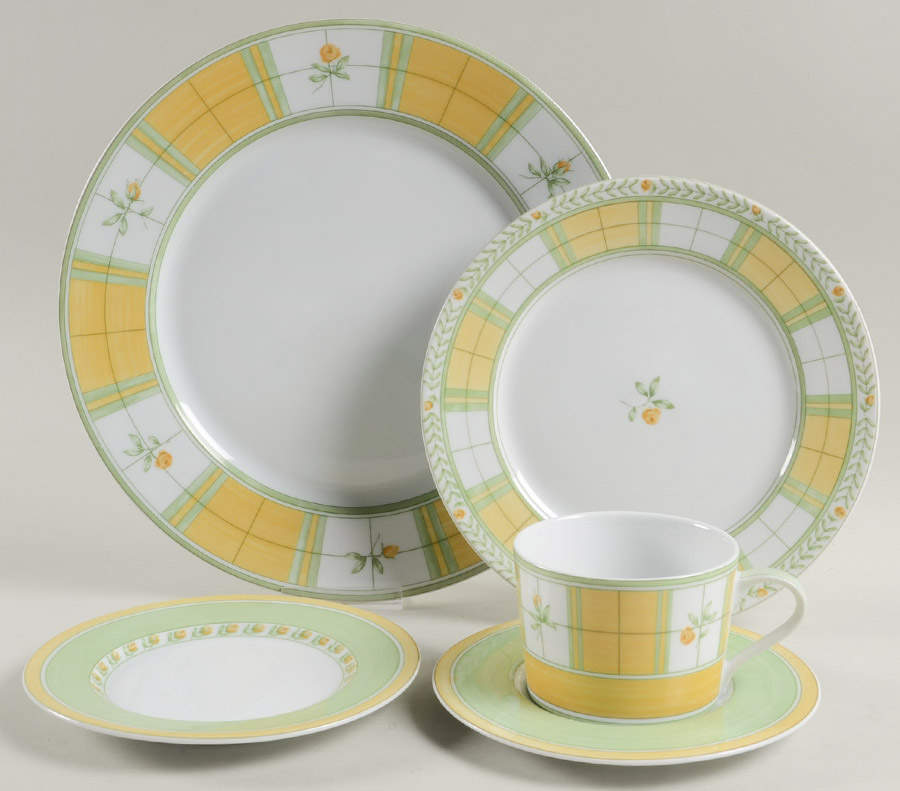 English Rose (Porcelain) 5 Piece Place Setting by Mikasa-1