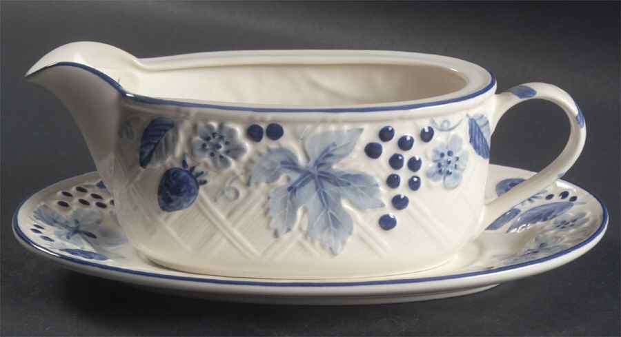Berry Fling Gravy Boat & Underplate by Mikasa-1