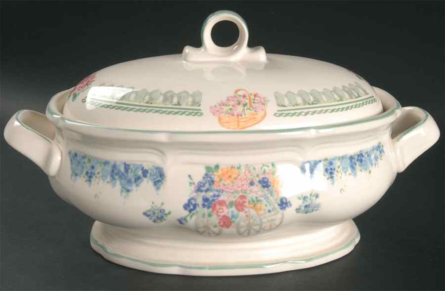 Spring Collage 2.5 Quart Oval Covered Casserole by Mikasa-1