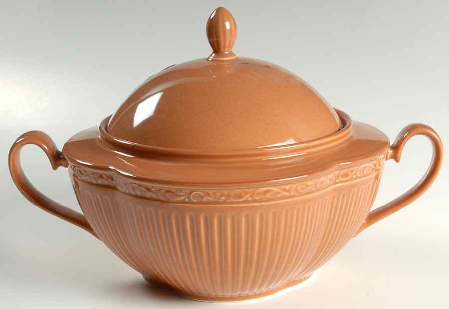 Cordovan 2 Qt Round Covered Casserole by Mikasa-1
