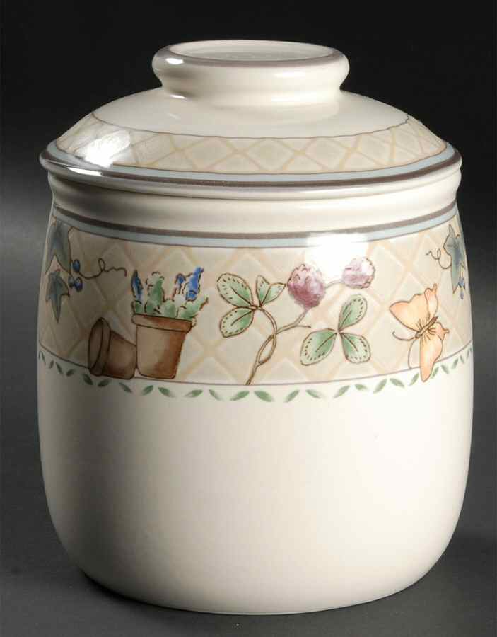 Harvest Classic Medium Canister & Lid by Mikasa-1