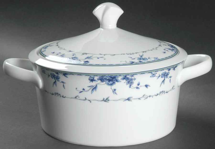 Regency Hall 2.25 Qt Round Covered Casserole by Mikasa-1