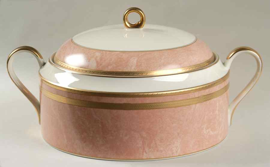 Coral Florentine 2.25 Qt Round Covered Casserole by Mikasa-1