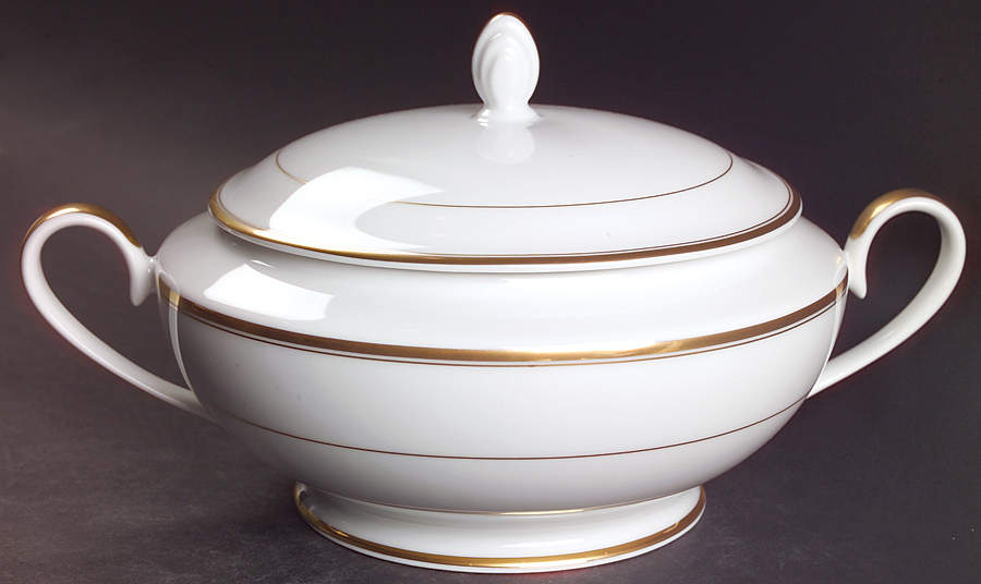 Classic Gold 2 Qt Round Covered Casserole by Mikasa-1