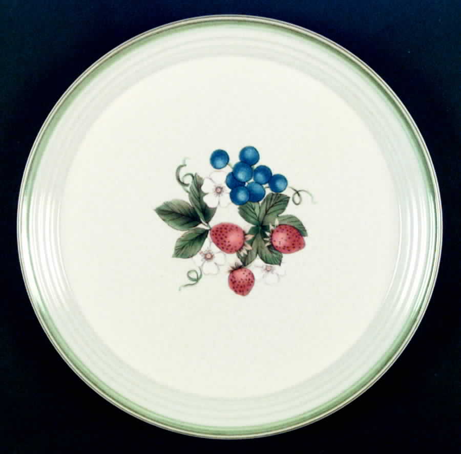 Berry Bloom Dinner Plate by Mikasa-1