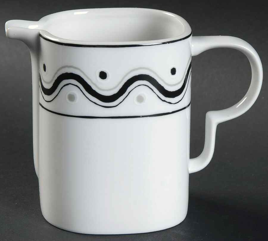 Duet Black Creamer by Mikasa-1