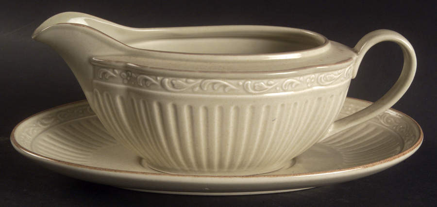 Mystic Green Gravy Boat & Underplate by Mikasa-1