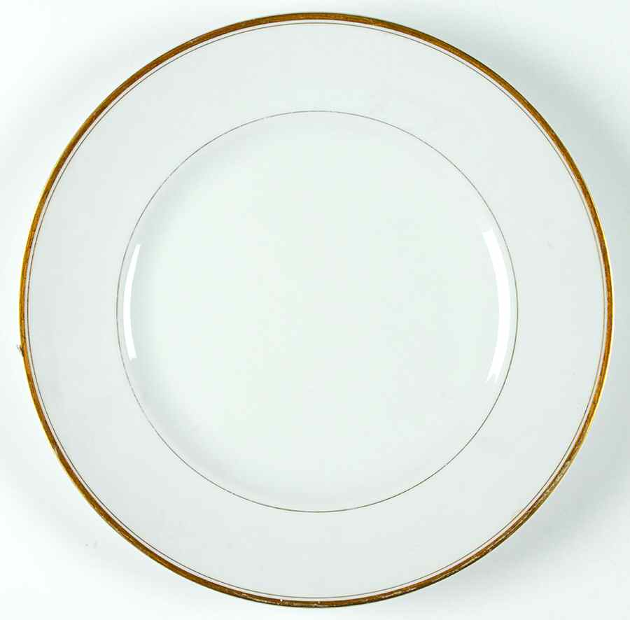 Royalty Dinner Plate by Meito-1