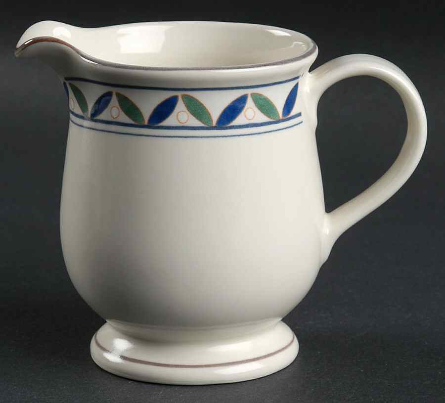 Rosette Creamer by Mikasa-1