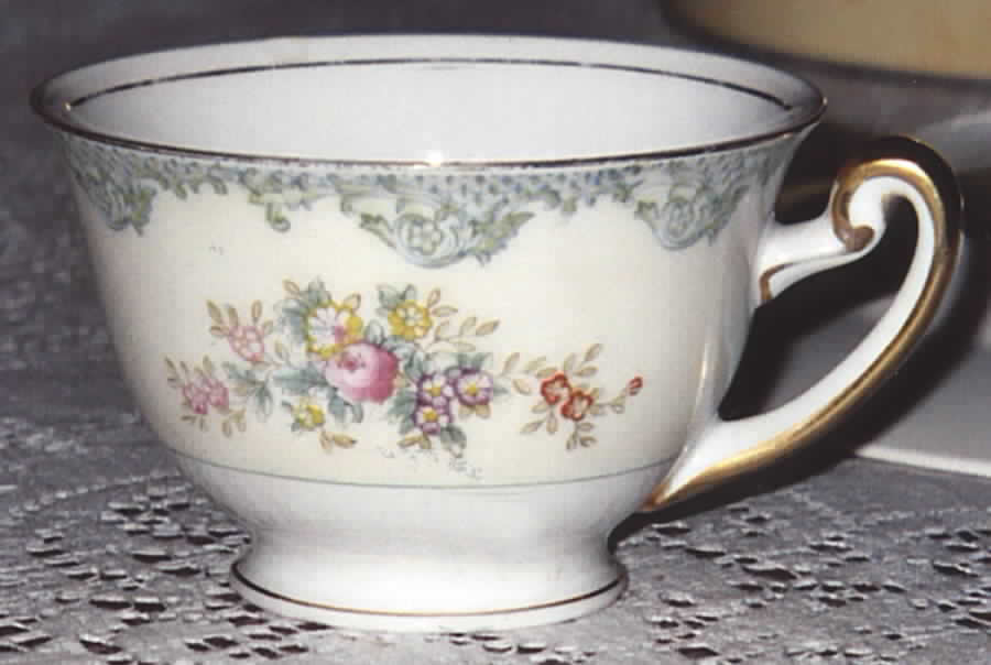 MEI528 Footed Cup by Meito-1