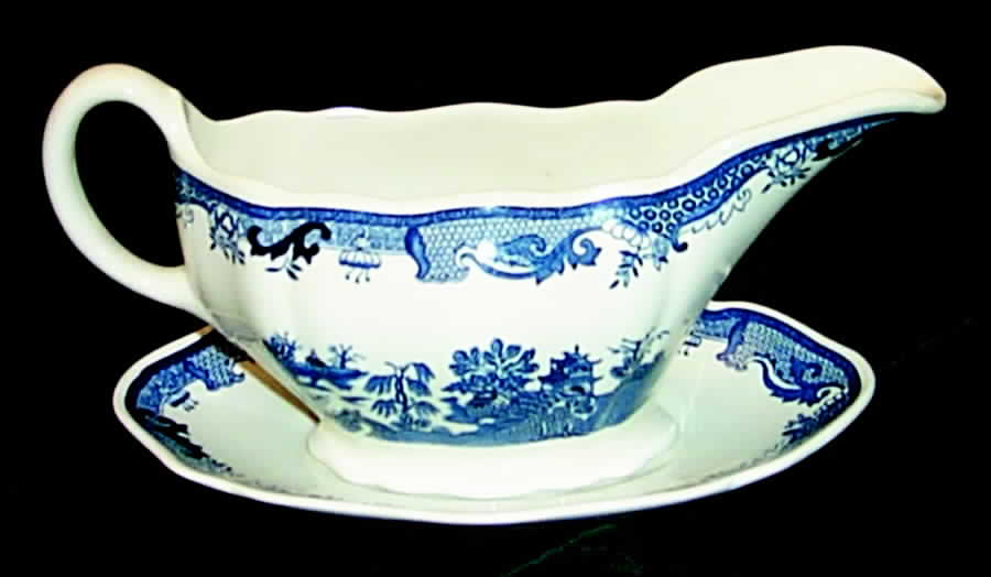 Willow Blue (Design Off Edge) Gravy Boat & Underplate by Mason's-1