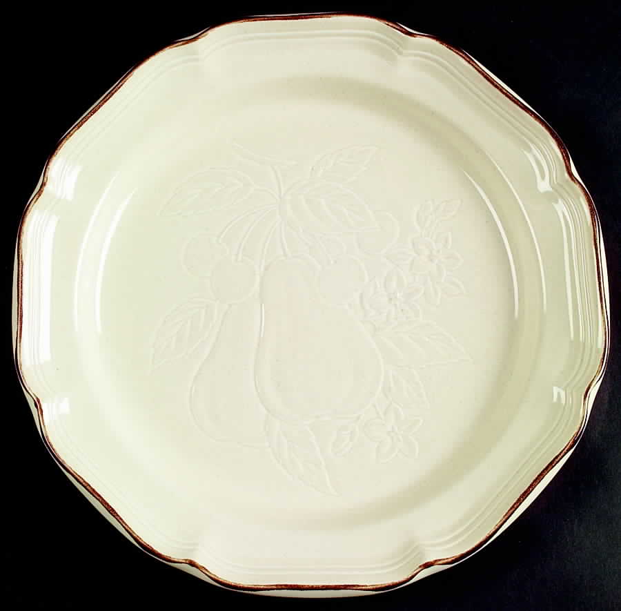 Vanilla Ice Dinner Plate by Mikasa-1
