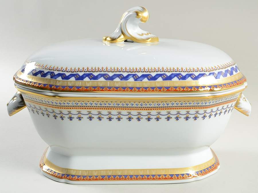Chinoise Blue Tureen &  Lid by Mottahedeh-1