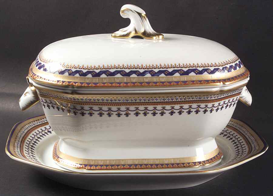 Chinoise Blue Tureen & Lid w/Underplate by Mottahedeh-1