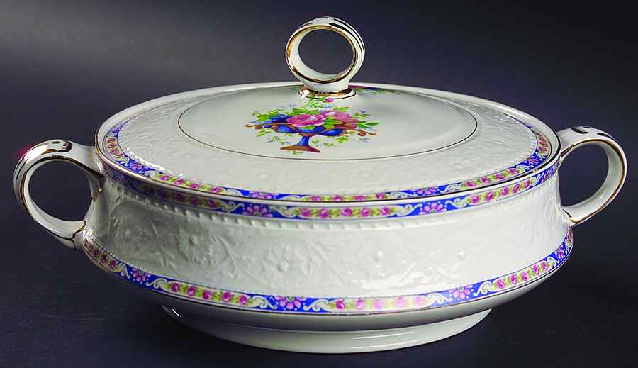 MEA60 Round Covered Vegetable by Alfred Meakin-1