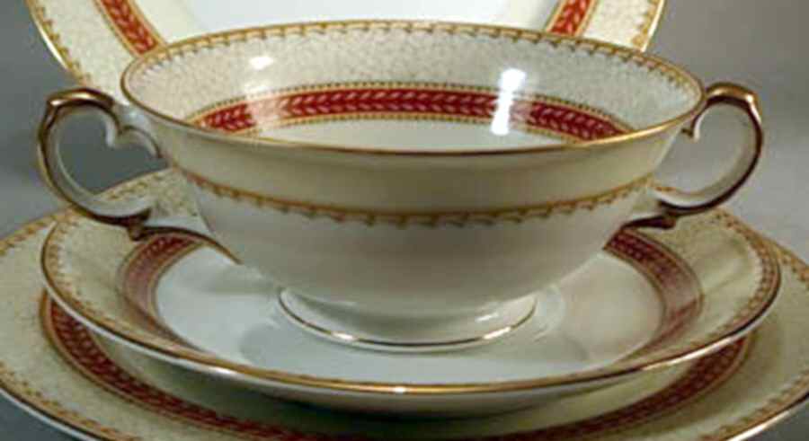 V1986 Footed Cream Soup Bowl & Saucer Set by Meito-1