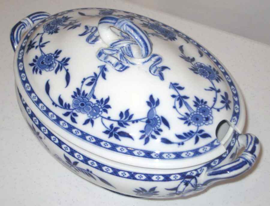 Delft Blue (Off Edge, Embossed Ridge) Oval Tureen & Lid by Minton-1