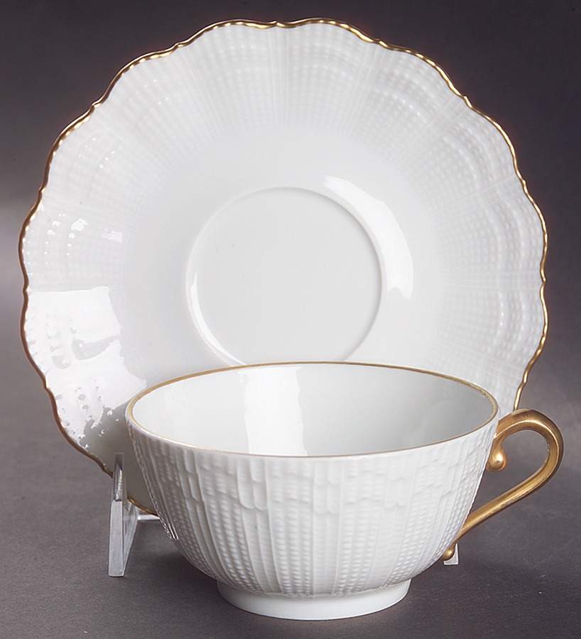 Corail Flat Cup & Saucer Set by Mottahedeh-1