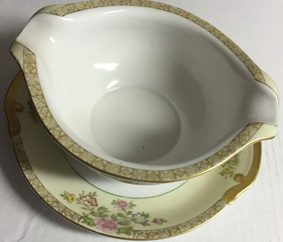 MEI541 Gravy Boat with Attached Underplate by Meito-1
