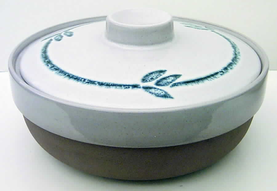 Blue Print (Japan) 2 Qt Round Covered Casserole by W R Midwinter Ltd-1