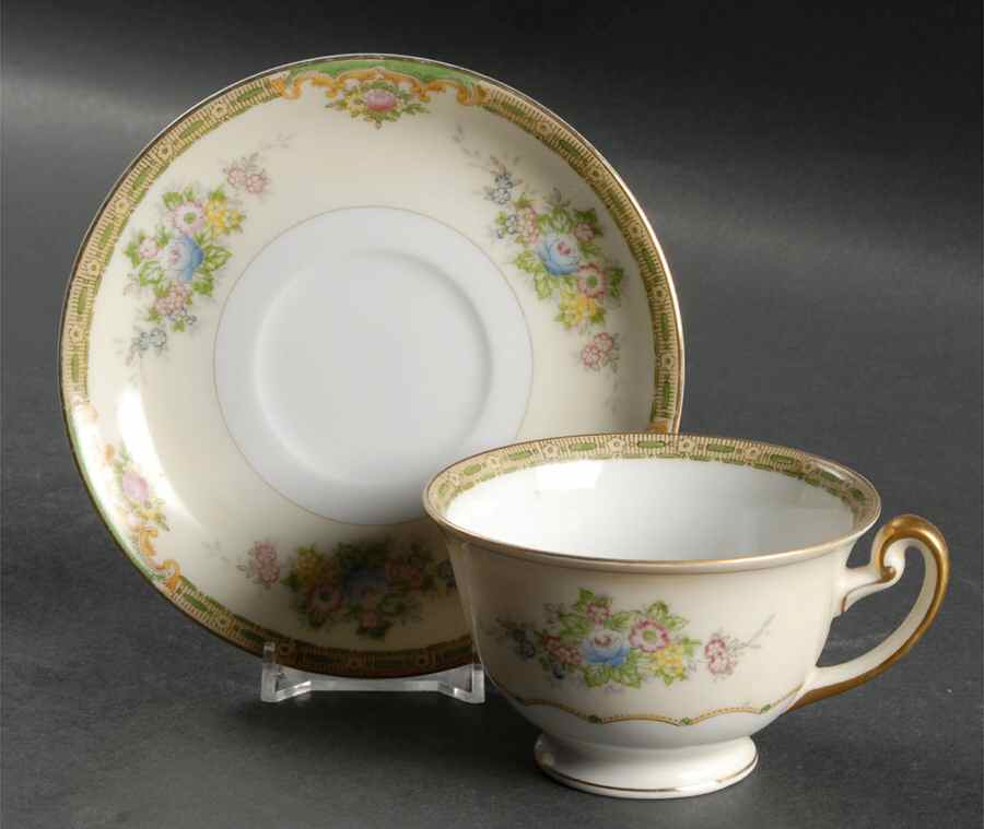 Calais Footed Cup & Saucer Set by Meito-1