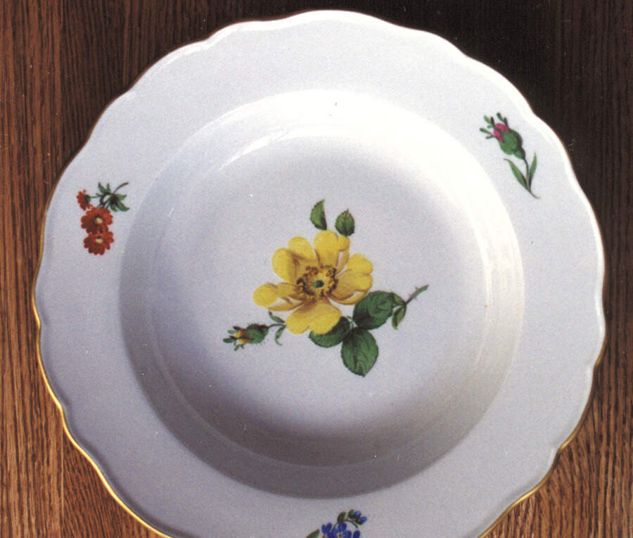 MSS40 Rim Soup Bowl by Meissen (Germany)-1