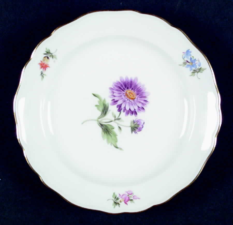 MSS40 Dessert/Pie Plate by Meissen (Germany)-1