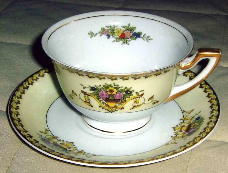 MEI547 Footed Cup & Saucer Set by Meito-1
