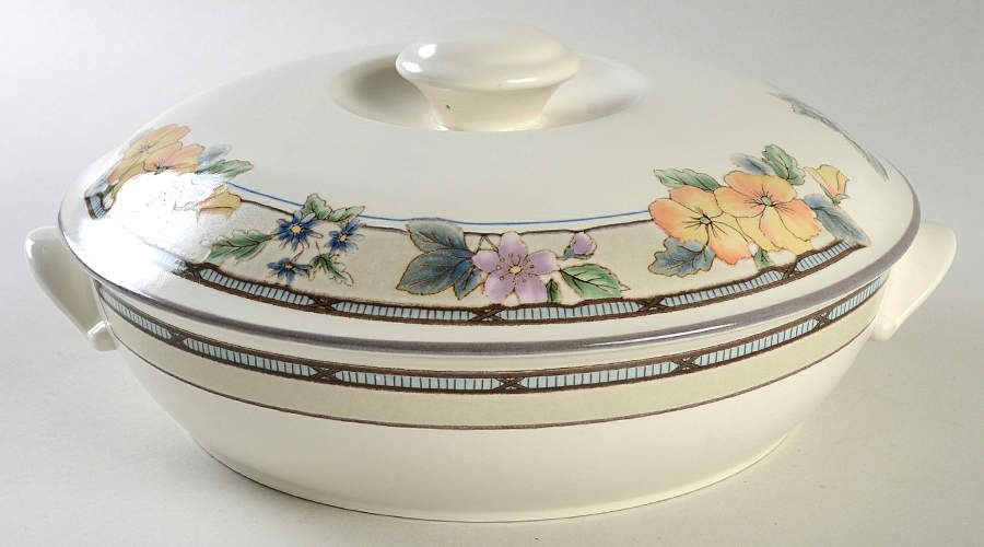 Summer Harvest 1.5 Qt Round Covered Casserole by Mikasa-1
