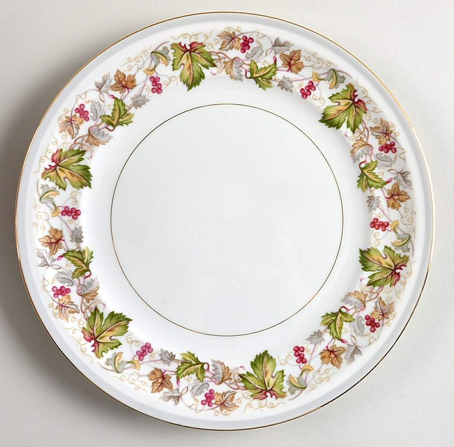 Cabernet Dinner Plate by Meito-1