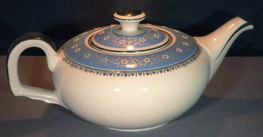 MIT70 Teapot & Lid by Mitterteich-1