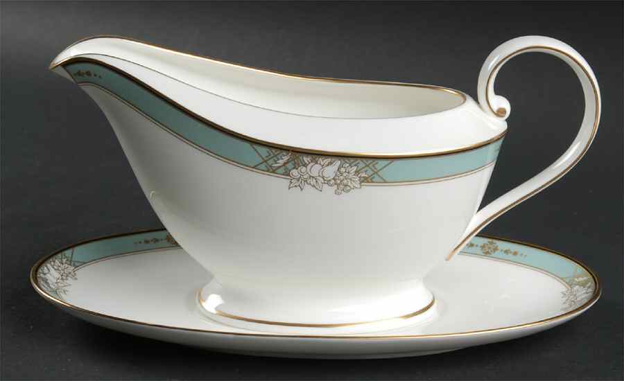 Tendresse Gravy Boat & Underplate by Mikasa-1